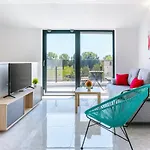 Nevia Apartment