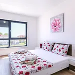 Nevia Apartment